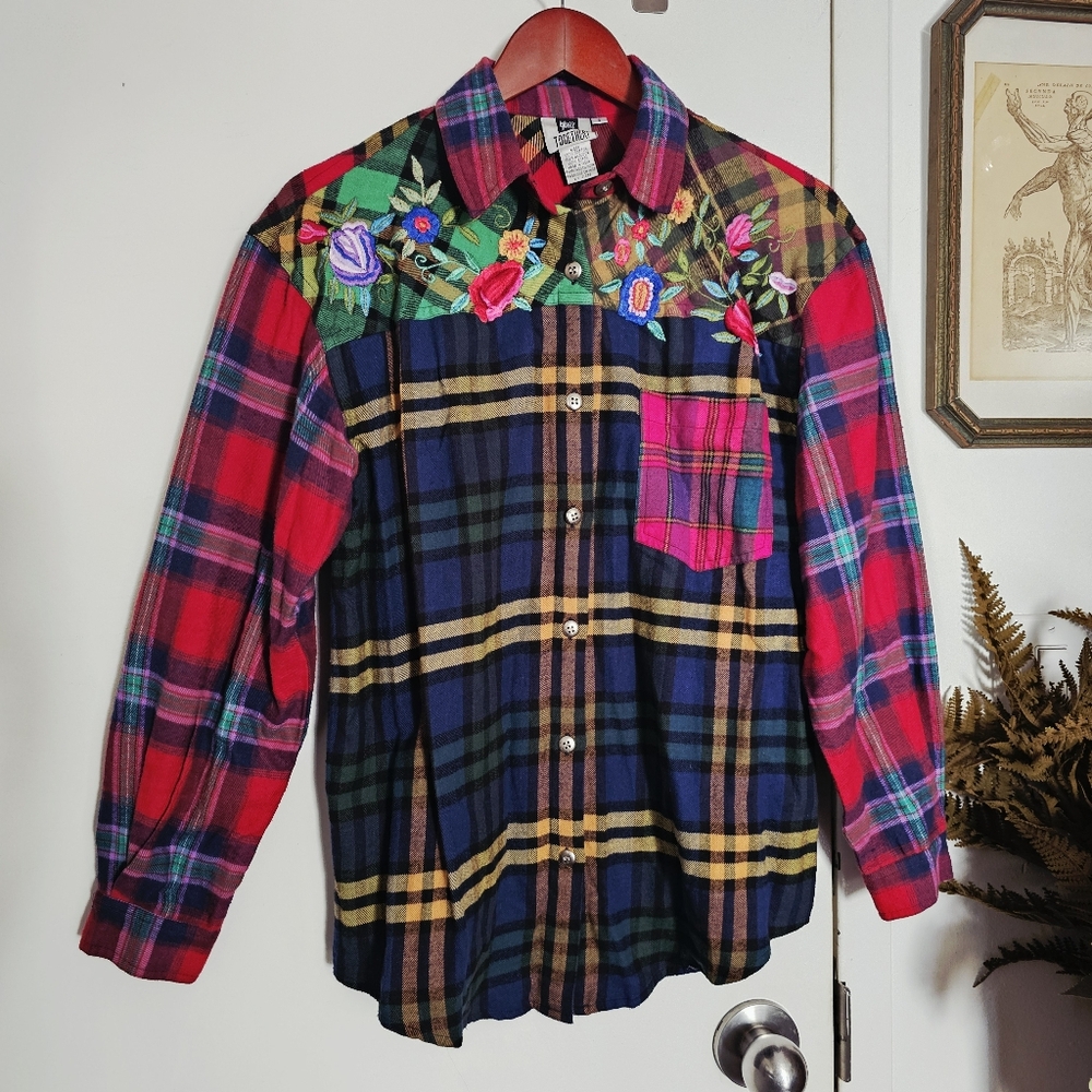 Vintage 90s Floral Embroidered Colorblock Plaid Button-up Womens Shirt